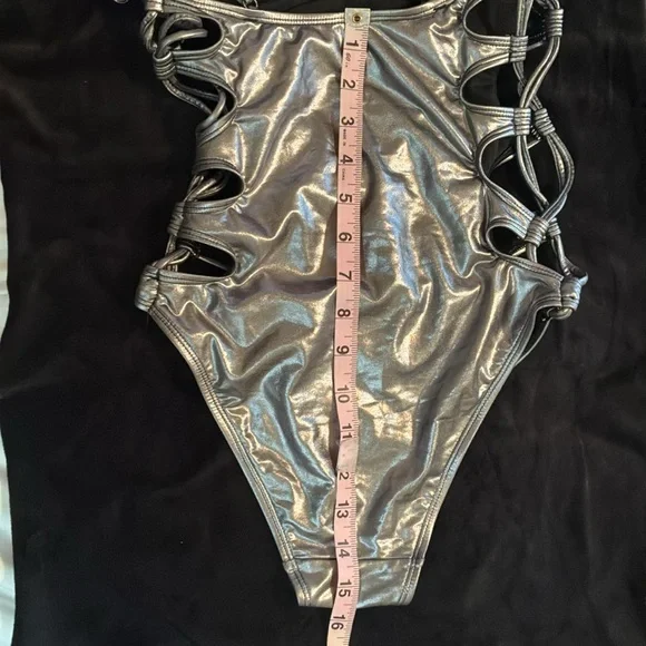 Cabana Del Sol Silver Metallic Bodysuit One Piece Size M SEE MEASUREMENTS - Picture 5 of 5
